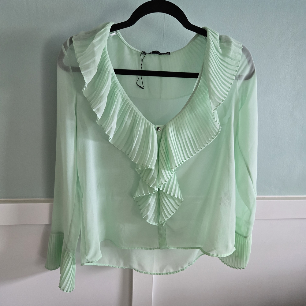ZARA women’s BLOUSE WITH RUFFLES Thin SIZE XL green classy trendy corporate.